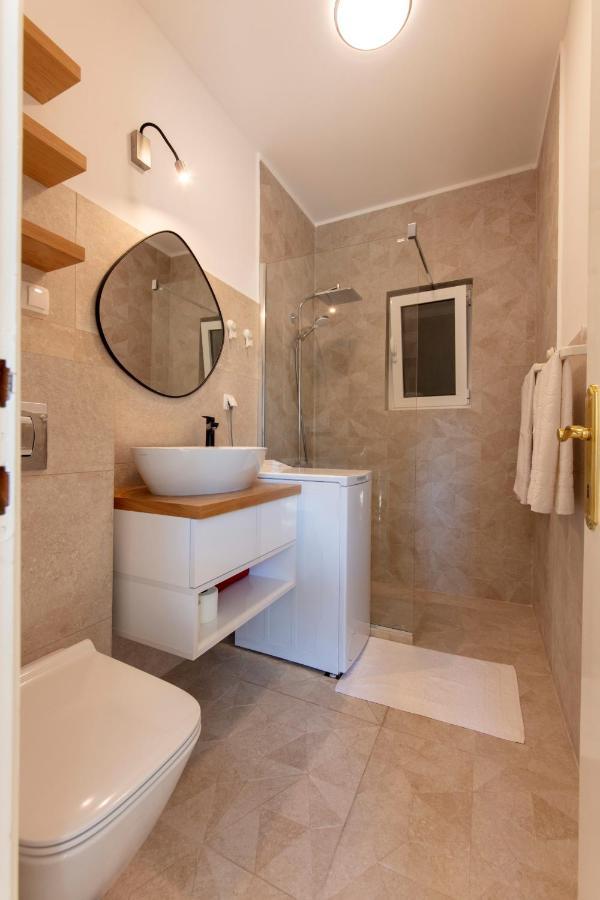 Spring Apartment เปราสต์ ภายนอก รูปภาพ